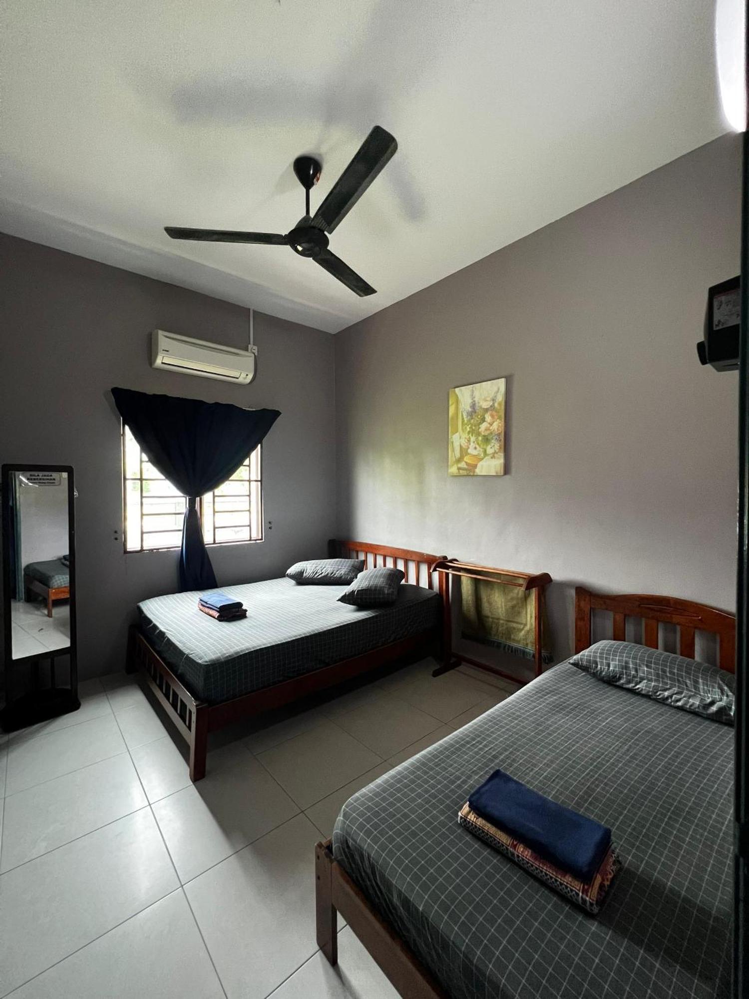 Taiping Homestay Husna Afina Exterior photo